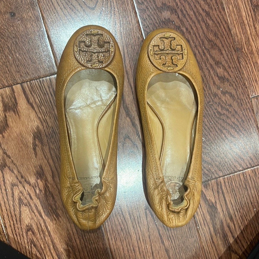 Tory Burch Minnie Travel Ballet Flat - Tan Size 9